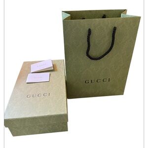 Gucci Luxury Gift Set – Green Embossed Paper Shopping Bag, Shoe Box & Cards